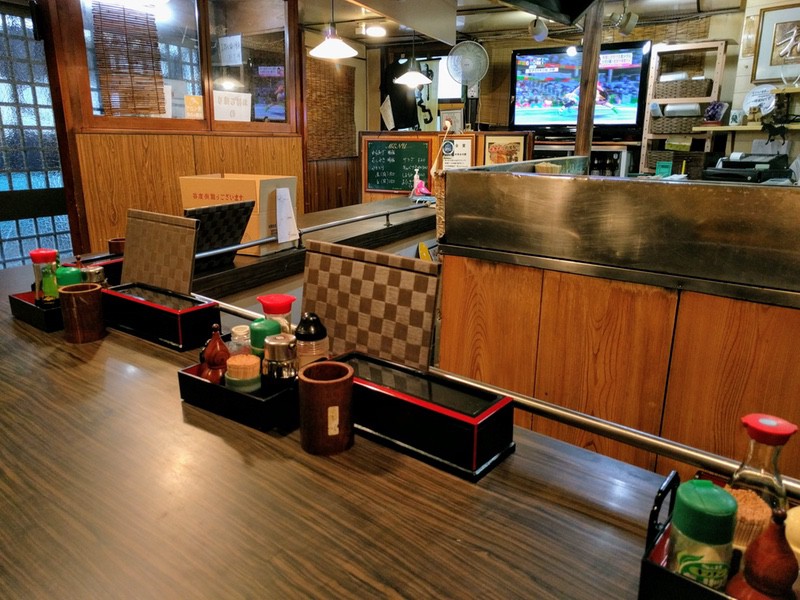 06カウンター席.jpg 06カウンター席