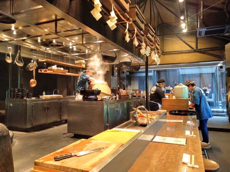 06カウンター席