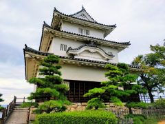 最小の現存天守！石垣の名城 丸亀城｜香川県丸亀市