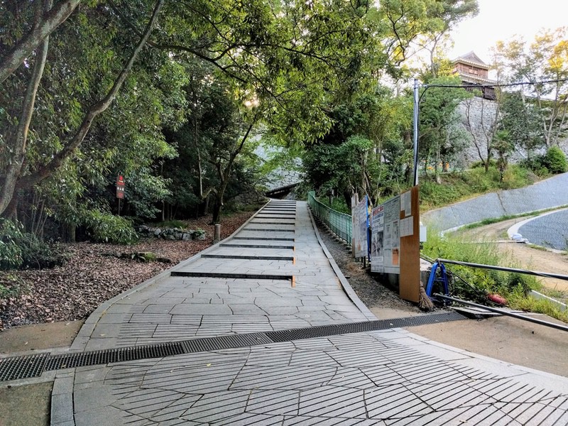 15東雲登山道.jpg 15東雲登山道