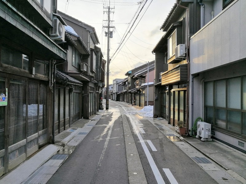 01路地