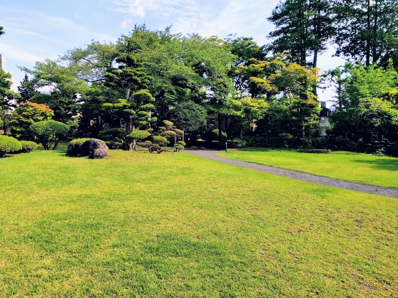 06高台部庭園 借景式