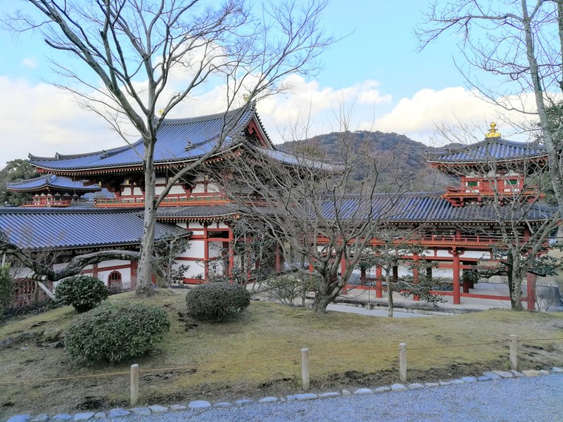 24鳳凰堂後方から