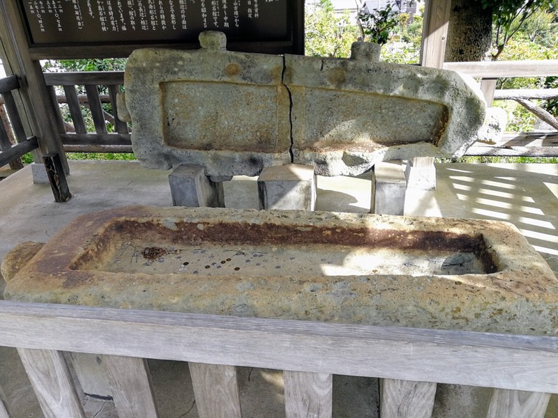 04牛ケ島石棺.jpg 04牛ケ島石棺