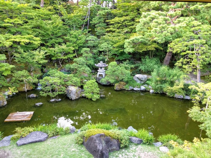 32二階大広間から庭