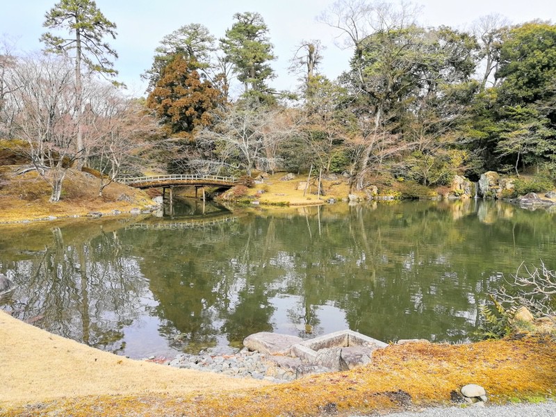 18南池 紅葉橋と滝.jpg 18南池 紅葉橋と滝