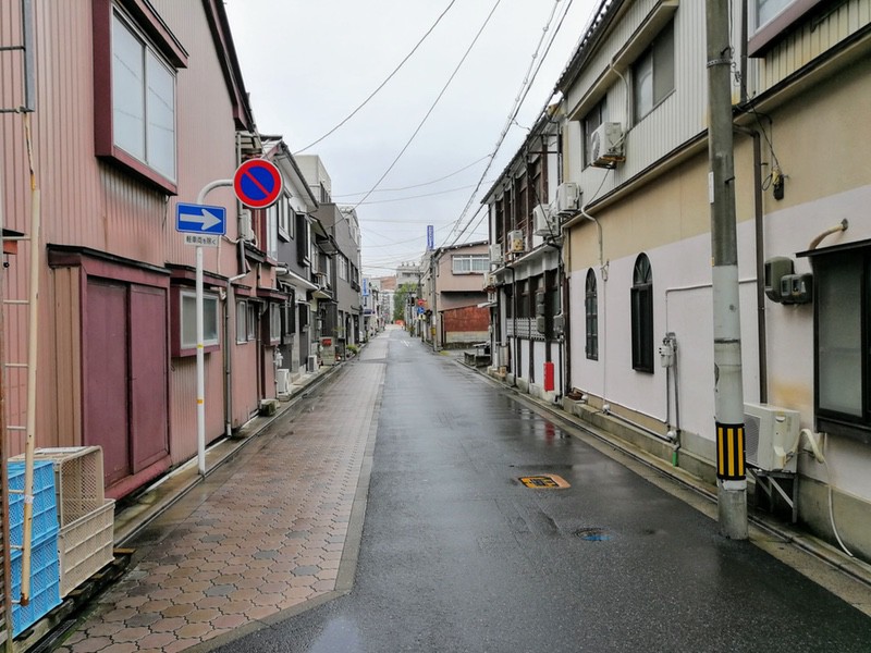 08真っ直ぐな道.jpg 08真っ直ぐな道
