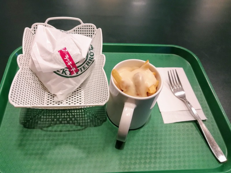 13ラッキーチーズバーガーとラキポテ.jpg 13ラッキーチーズバーガーとラキポテ