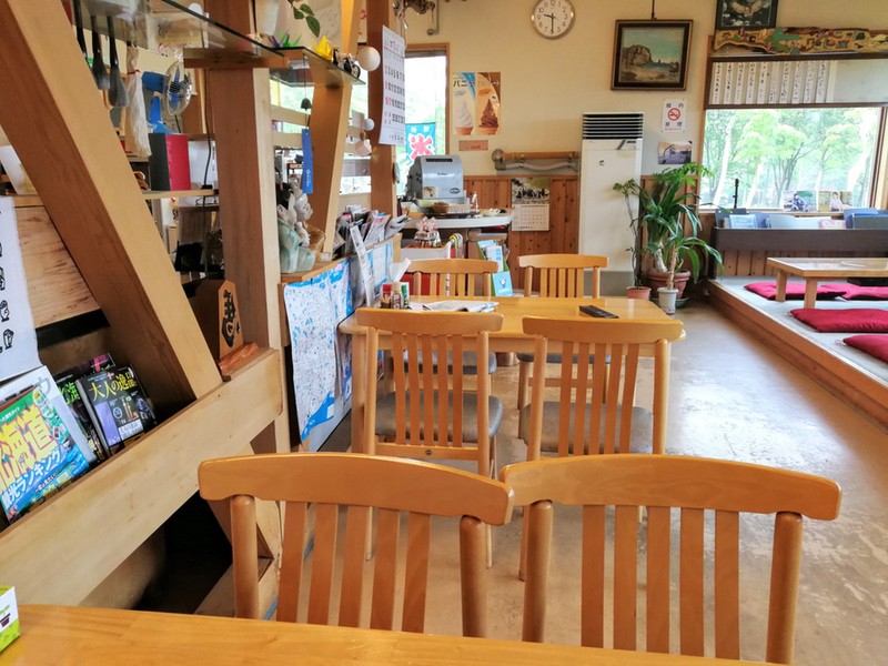 02テーブル席.jpg 02テーブル席