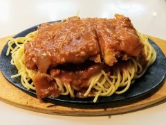 釧路の定番ご当地グルメ！スパカツ発祥の泉屋本店｜北海道釧路市