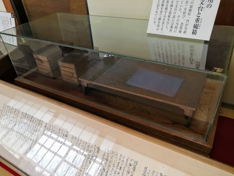 10蕪村愛用の文台と重硯箱.jpg 10蕪村愛用の文台と重硯箱