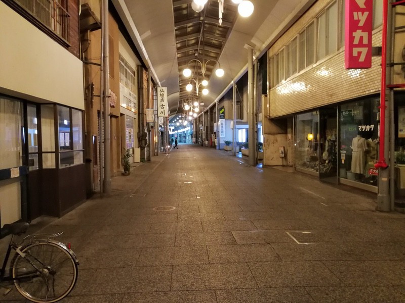 02夜のアーケード.jpg 02夜のアーケード