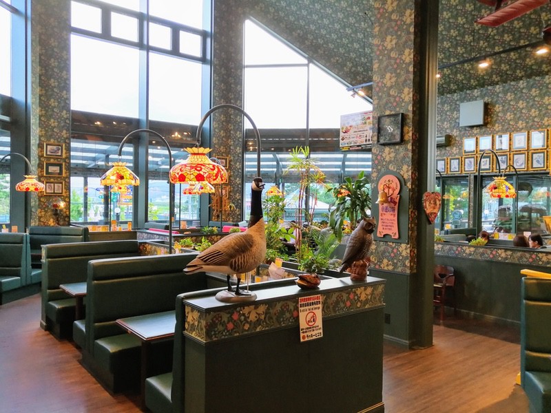 08テーブル席.jpg 08テーブル席