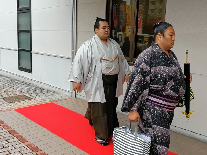 会場入り42琴奨菊