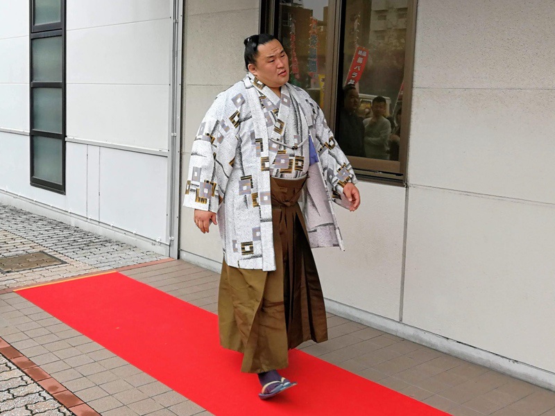 会場入り47玉鷲