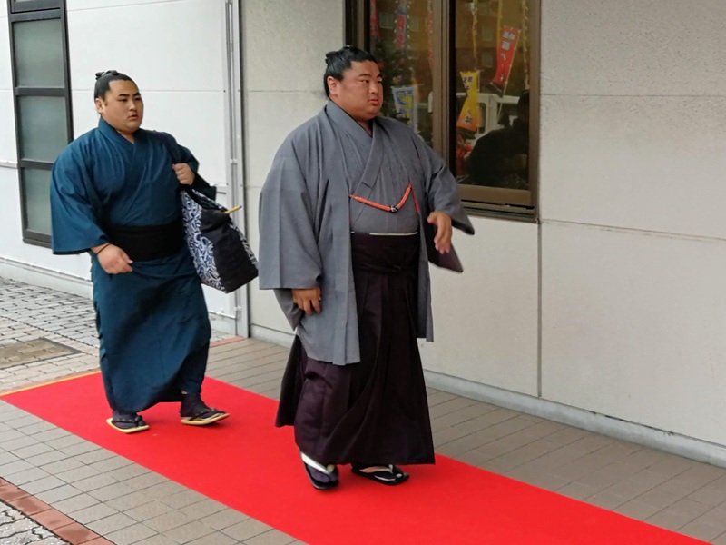 会場入り53嘉風