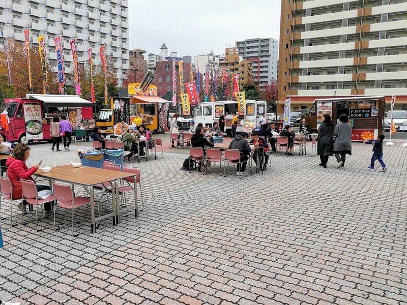 外の風景07キッチンカー