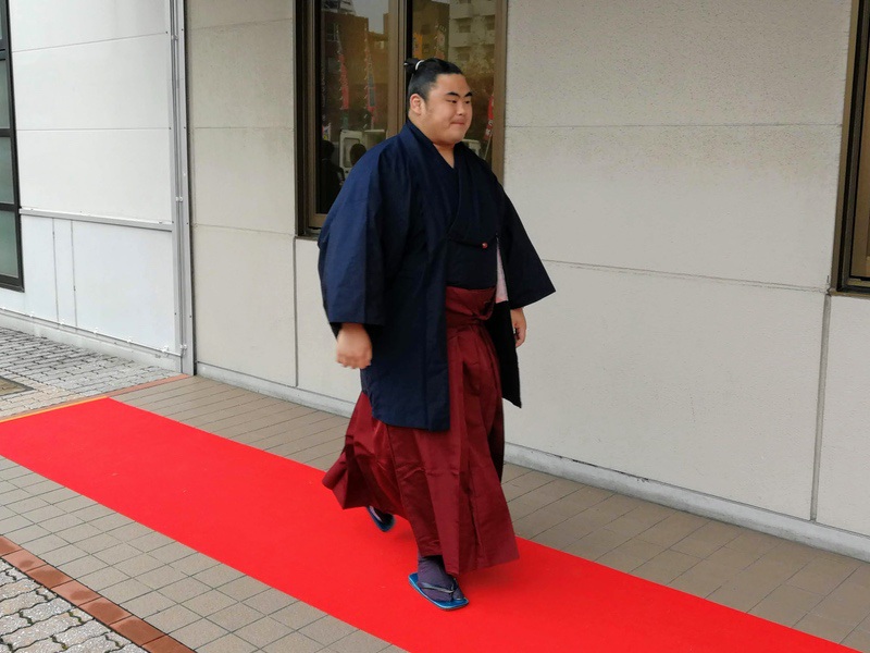 会場入り48隆の勝