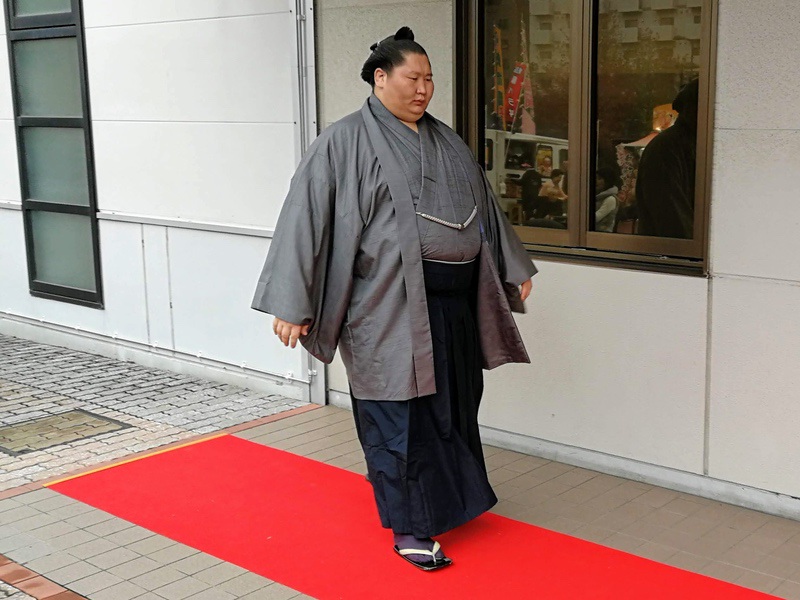 会場入り67逸ノ城