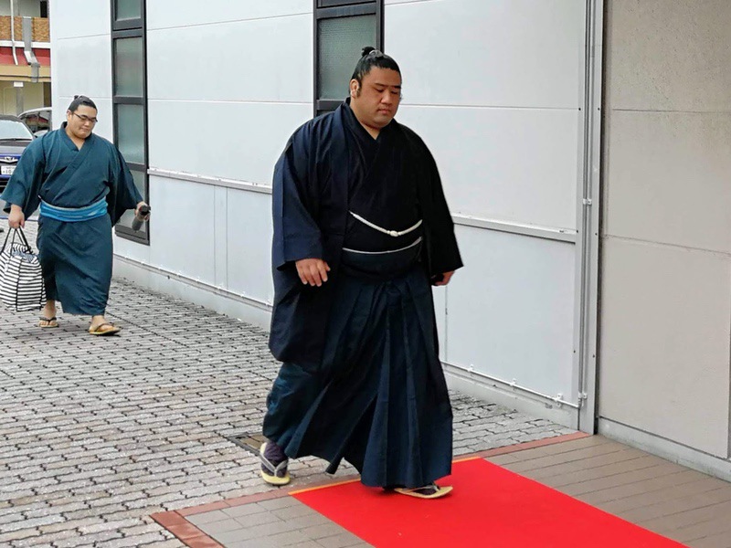 会場入り33栃煌山