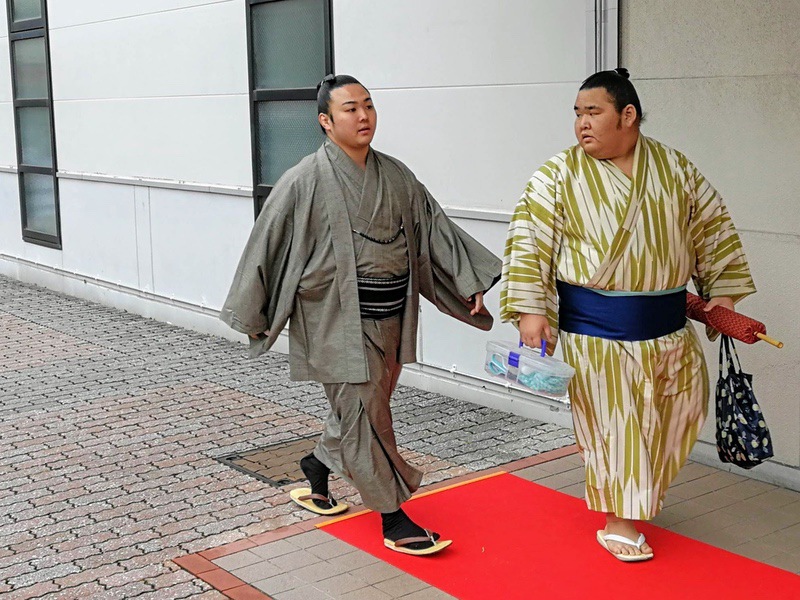 会場入り09炎鵬